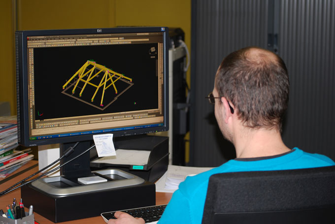 Een metaal CNC-machine met een hoop ijzerresten